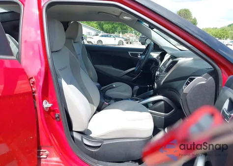 2012 Hyundai Veloster Base W/Gray z USA, uszkodzony, nr VIN KMHTC6AD7CU036446